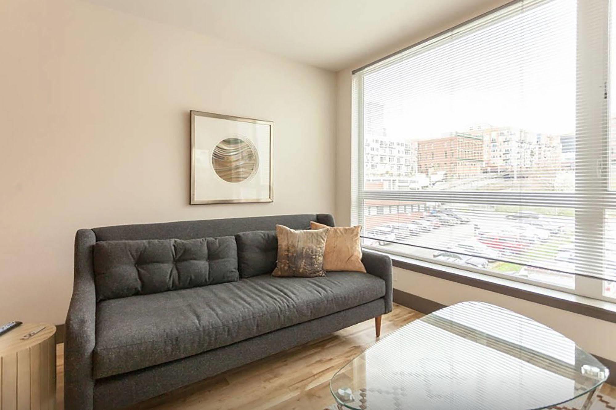 Belltown Waterfront By Barsala 4*