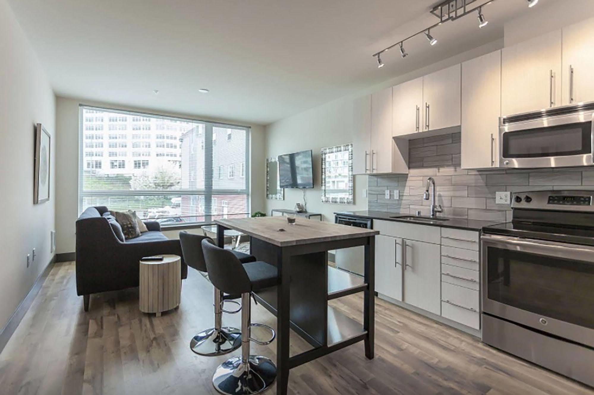 Belltown Waterfront By Barsala